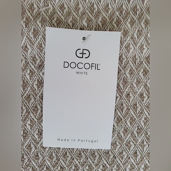 DOCOFIL WHITE THROW BLANKET WITH FRINGES - GEOMETRIC PATTERN - Picture 6 of 8